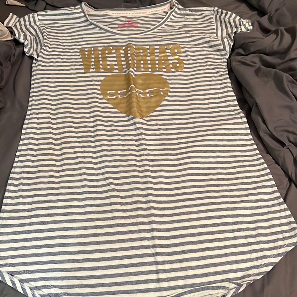 VS sleep shirt